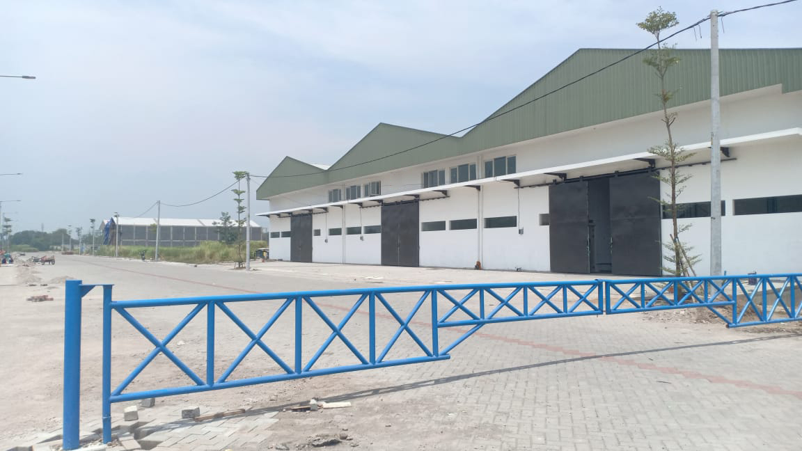Area Luar Gudang Jatim Depo Estate